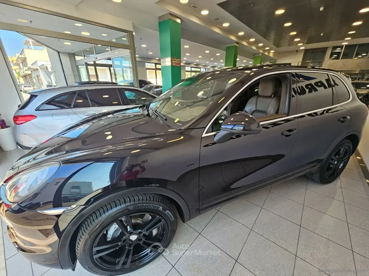 Usata Porsche Cayenne 245 CV (180 kW) 2011 Nero SUV