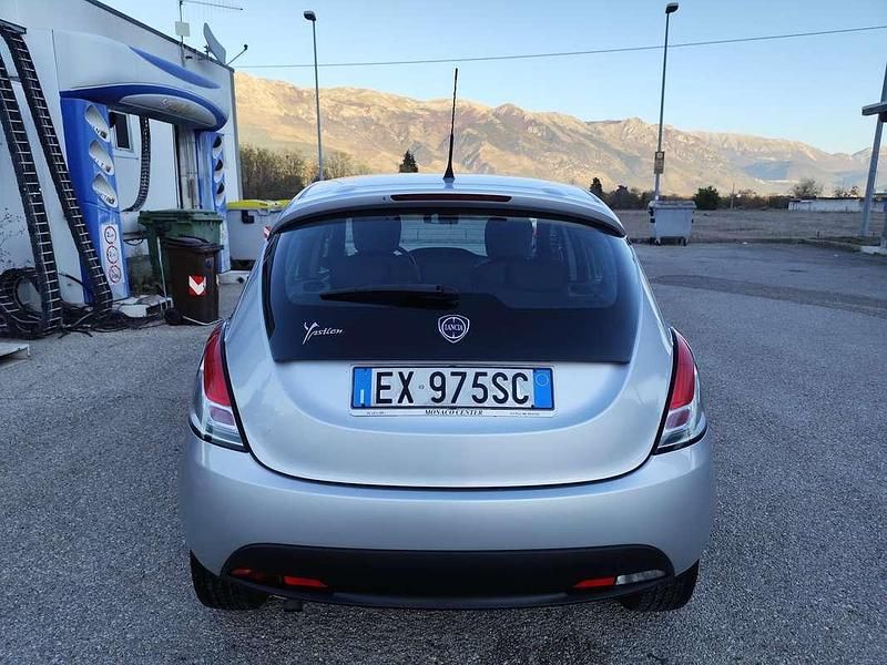 Usata Lancia Ypsilon S 95 CV (69 kW) 2014 Argento Utilitaria