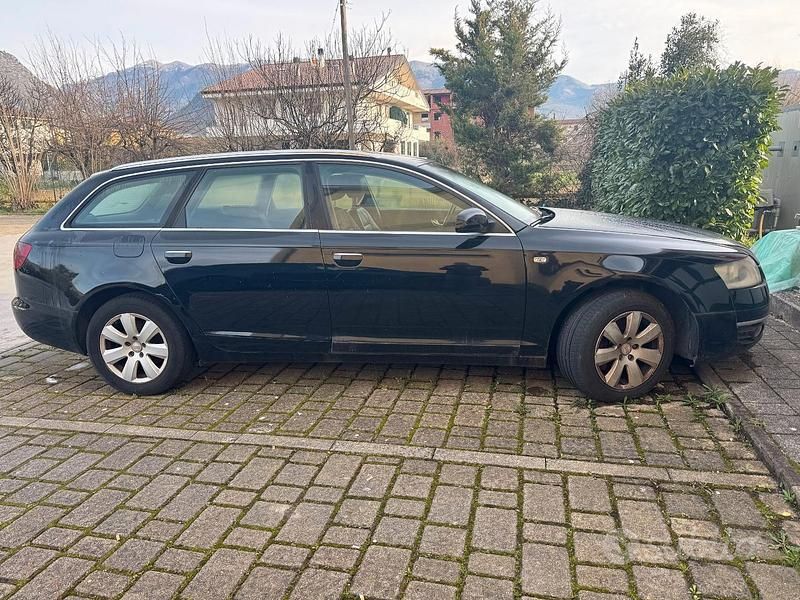 Nero Usata 2005 Audi A6 Station wagon | 2000 € (Ottimo prezzo) - Immagine 1/4