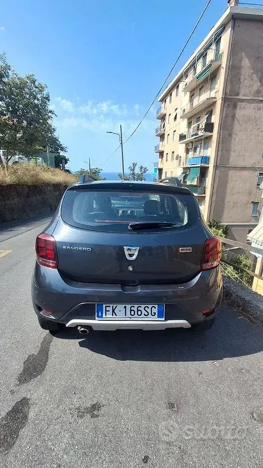 Usata Dacia Sandero 90 CV (66 kW) 2019 Grigio Berlina