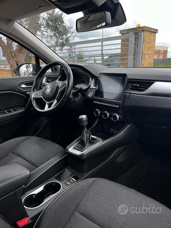 Usata Renault Captur Intens 100 CV (73 kW) 2021 Bianco SUV