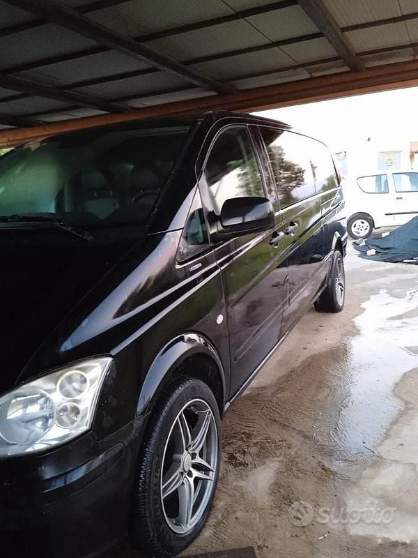 Nero Usata 2011 Mercedes Vito Furgone | 16.000 € - Immagine 1/4