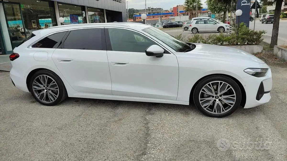 Usata Audi A5 S-Line 204 CV (150 kW) 2025 Bianco Station wagon