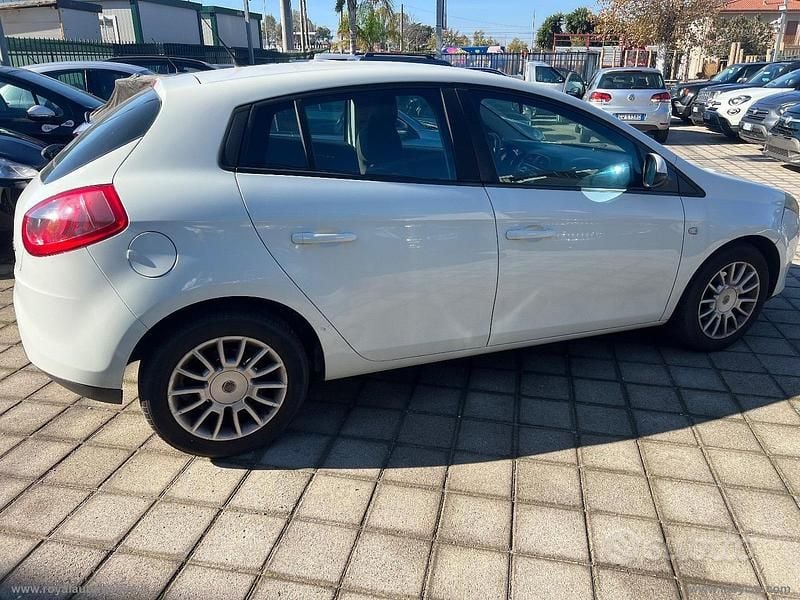 Usata Fiat Bravo Dynamic 120 CV (88 kW) 2008 Bianco Utilitaria
