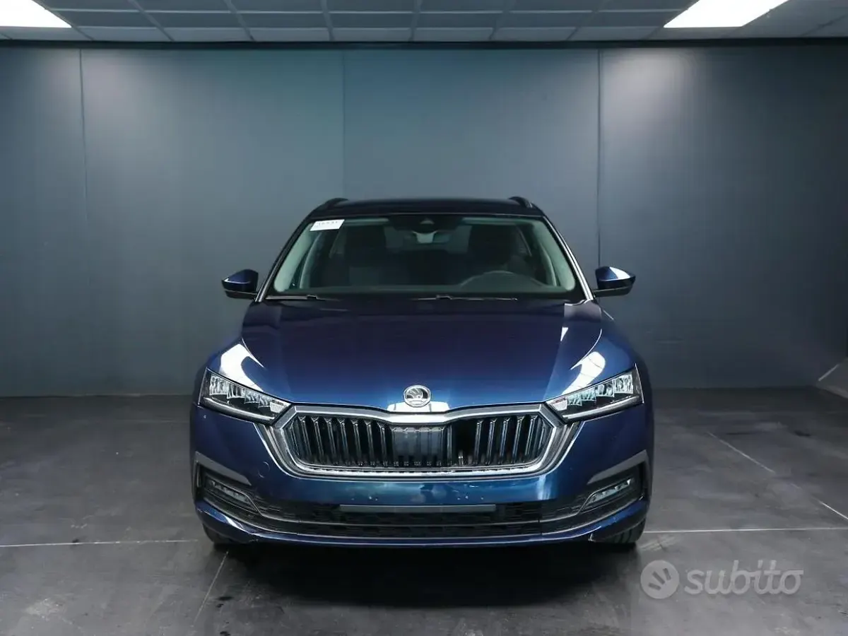 Usata Skoda Octavia Executive 116 CV (85 kW) 2023 Blu Station wagon