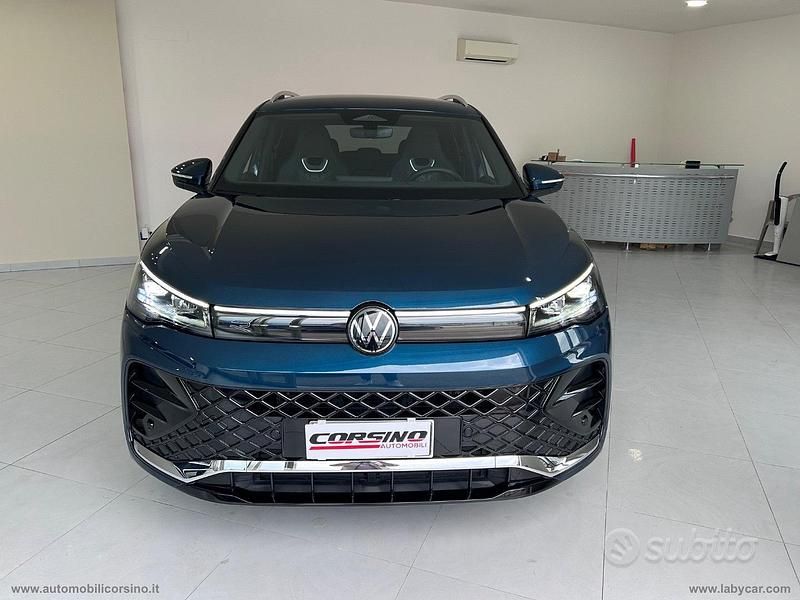 Usata VW Tiguan R-line 150 CV (110 kW) 2025 Verde SUV