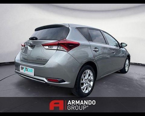 Usata Toyota Auris Hybrid Cool 136 CV (100 kW) 2016 Grigio Utilitaria