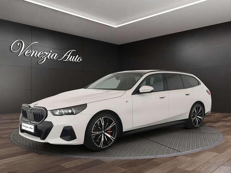 Bianco Usata 2025 BMW 540 M Sport Station wagon | 68.900 € - Immagine 1/4
