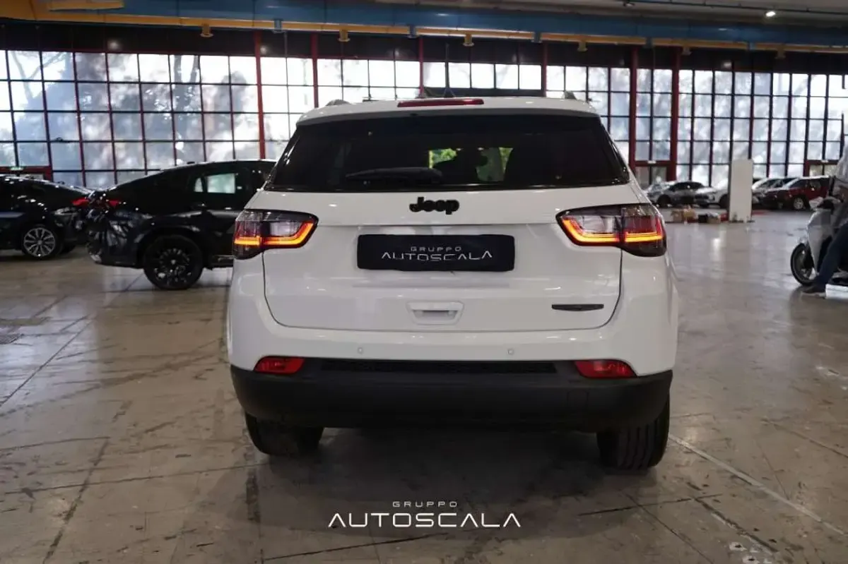 Usata Jeep Compass Night Eagle 131 CV (96 kW) 2023 Alphine white SUV