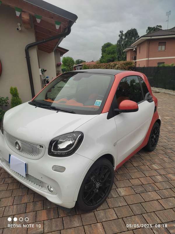 Usata 2015 Smart ForTwo Coupé Edition #1 Due volumi | 9980 € (Cara) - Immagine 1/4