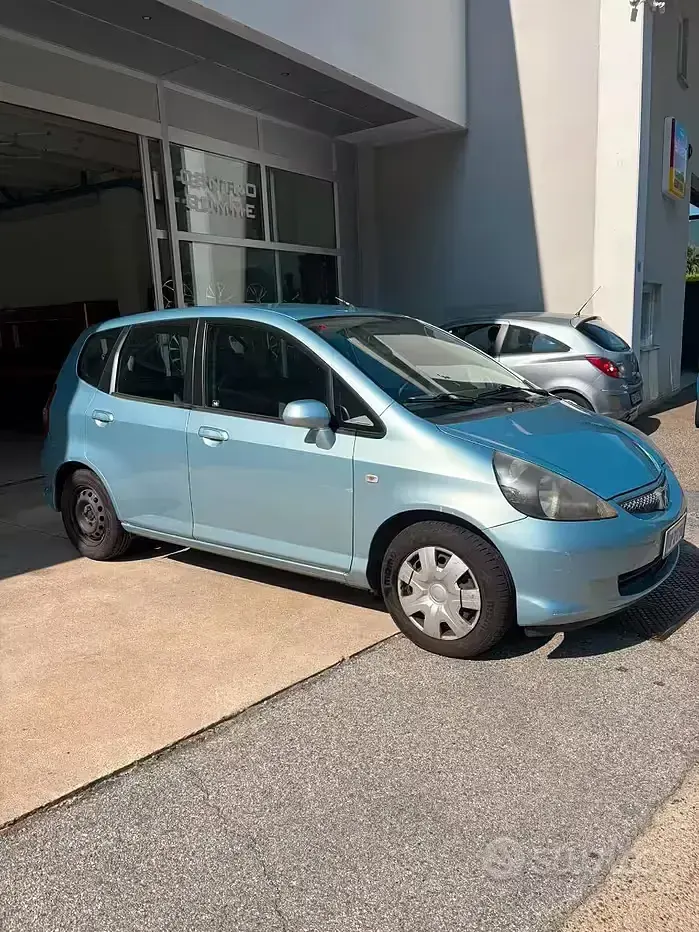 Usata Honda Jazz 78 CV (57 kW) 2008 Grigio Utilitaria