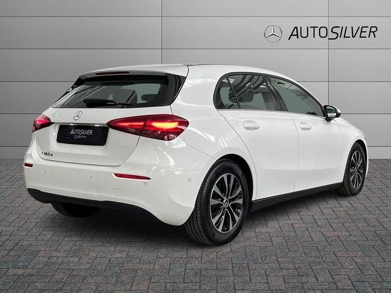 Usata Mercedes A180 Advanced 116 CV (85 kW) 2025 Bianco / pastello Berlina