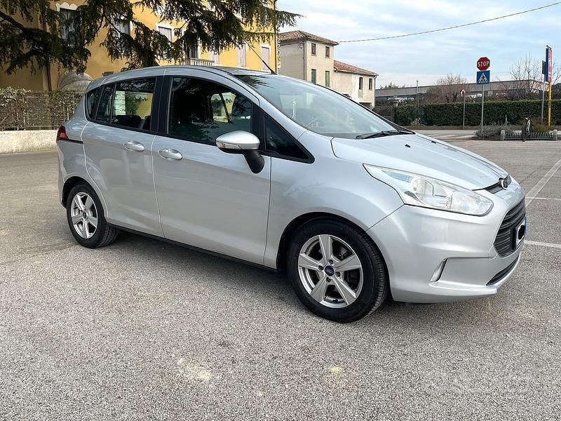 Usata Ford B-MAX Titanium 75 CV (55 kW) 2015 Grigio Monovolume
