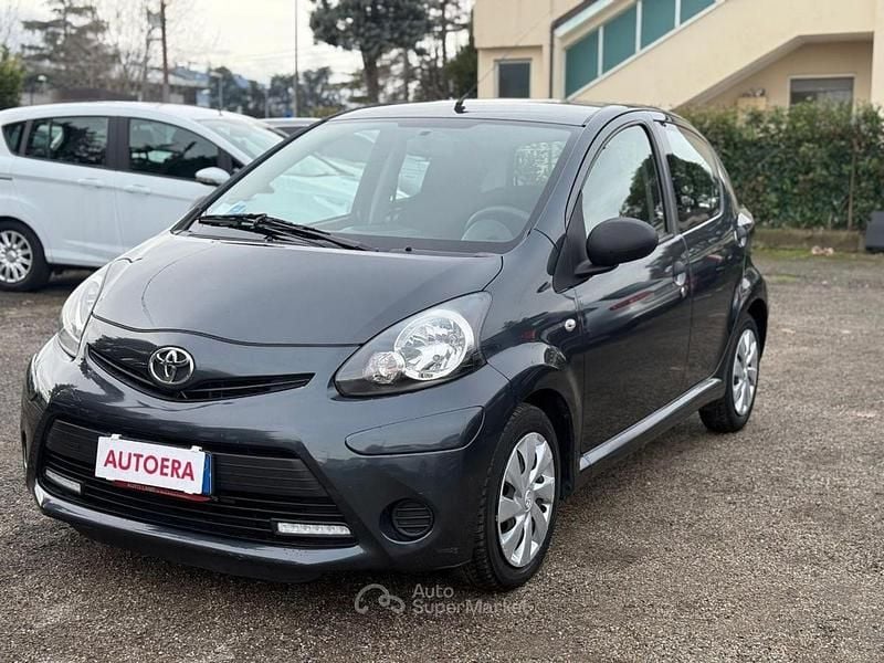 Usata Toyota Aygo Cool 68 CV (50 kW) 2014 Bianco Utilitaria