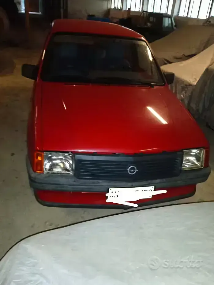 Usata Opel Corsa 45 CV (33 kW) 1987 Rosso Berlina