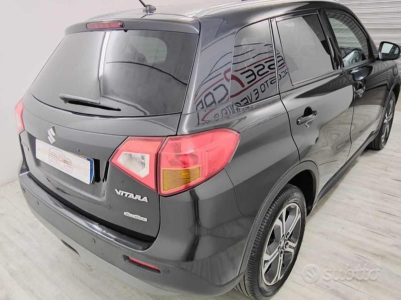 Usata Suzuki Vitara 120 CV (88 kW) 2018 Nero SUV