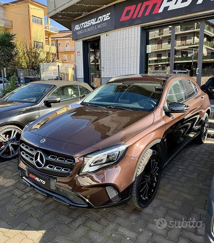 Marrone Usata 2017 Mercedes 200 Premium Station wagon | 17.990 € (Buon prezzo) - Immagine 1/4