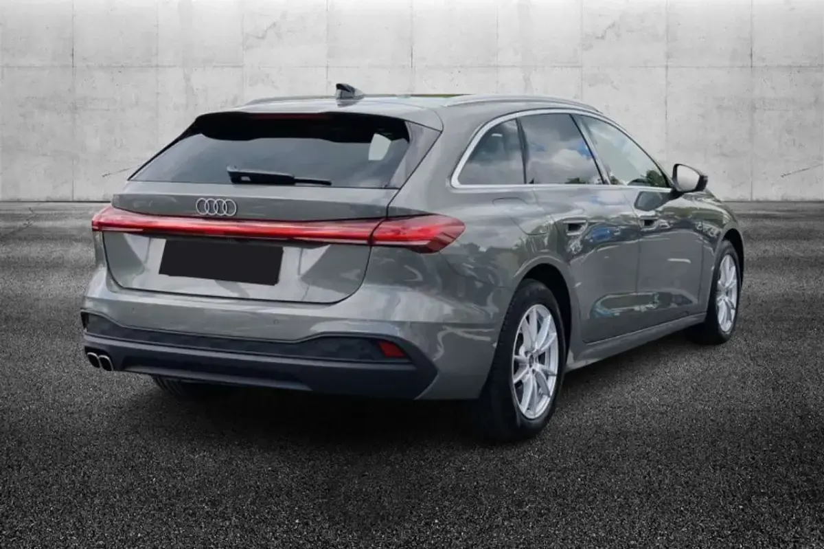 Usata Audi A5 Business 204 CV (150 kW) 2025 Grigio Station wagon