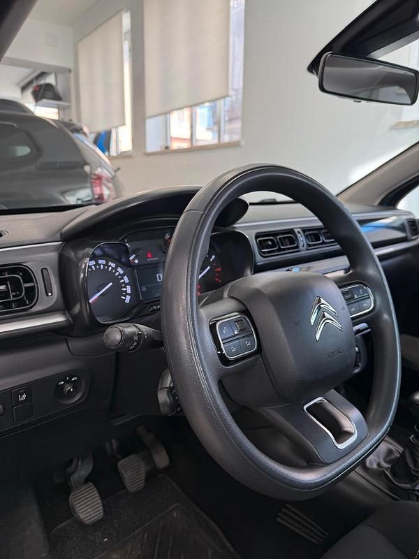 Usata Citroën C3 Shine 139 CV (102 kW) 2021 Blu Berlina