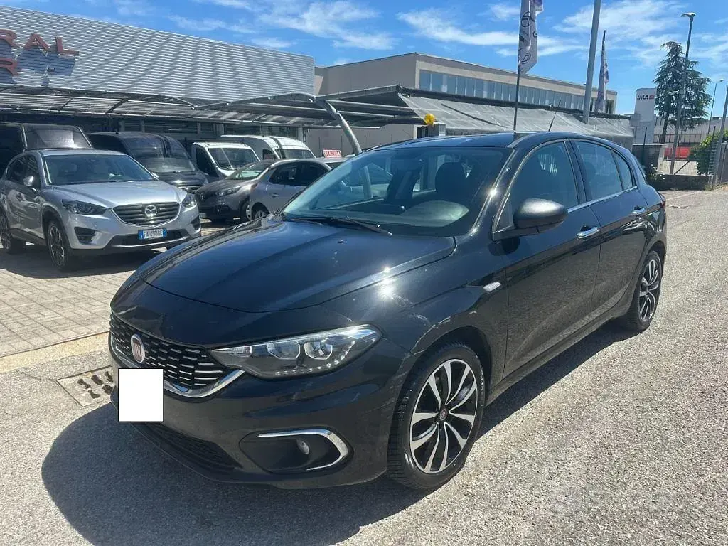 Usata Fiat Tipo Lounge 120 CV (88 kW) 2017 Nero Berlina