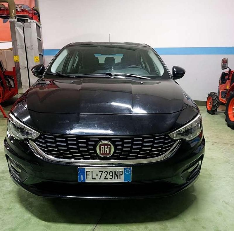 Usata Fiat Tipo Easy 95 CV (69 kW) 2017 Berlina