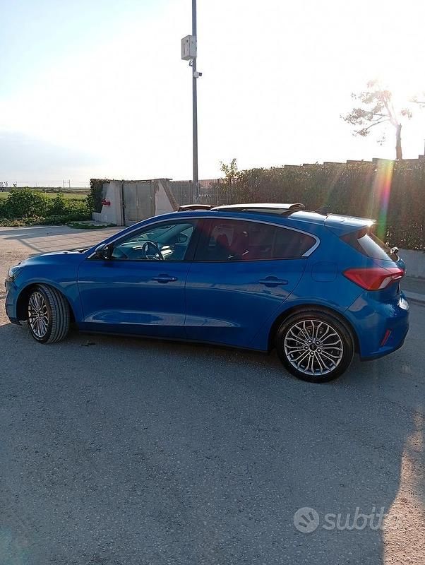 Usata Ford Focus 120 CV (88 kW) 2019 Blu Utilitaria