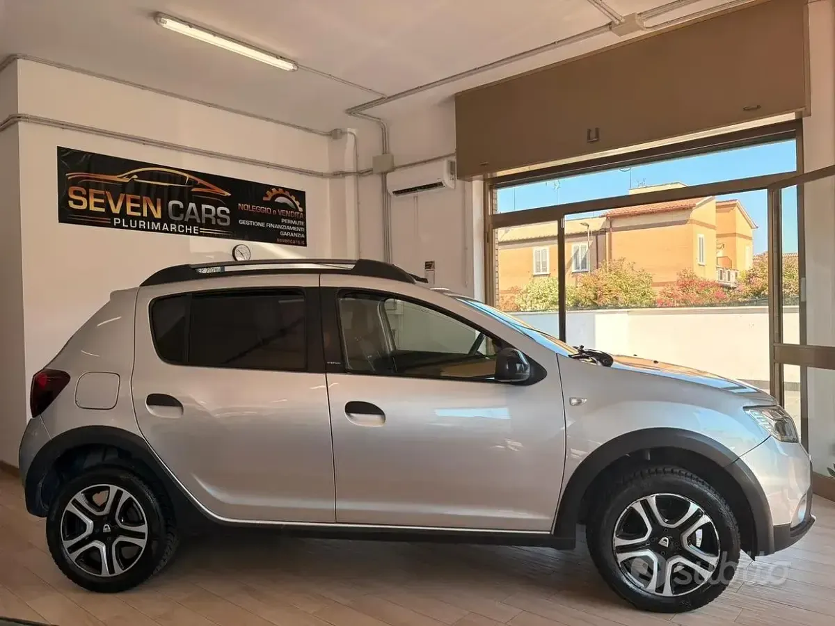 Usata Dacia Sandero Stepway 90 CV (66 kW) 2018 Grigio Berlina