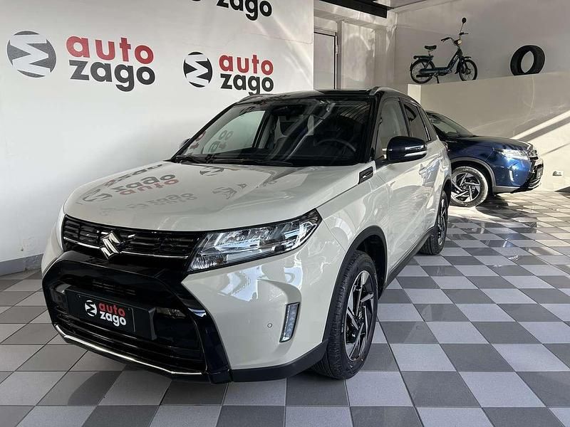Nuova Suzuki Vitara 110 CV (80 kW) 2026 Avorio metallizzato/tetto nero SUV