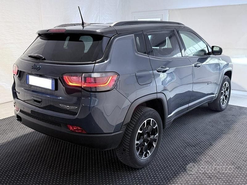 Usata Jeep Compass Trailhawk 240 CV (176 kW) 2023 Blu metallizzato SUV
