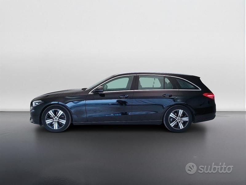 Usata Mercedes C220 200 CV (147 kW) 2021 Nero Station wagon