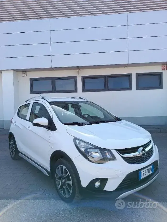 Usata Opel Karl Rocks 73 CV (53 kW) 2018 Bianco Utilitaria