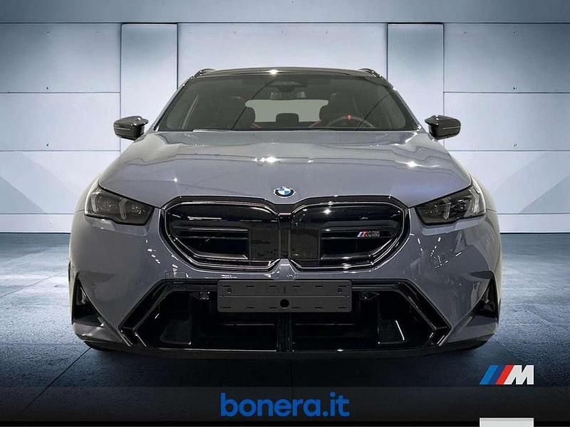 Nuova BMW M5 Comfort Edition 727 CV (534 kW) 2025 Grigio Station wagon