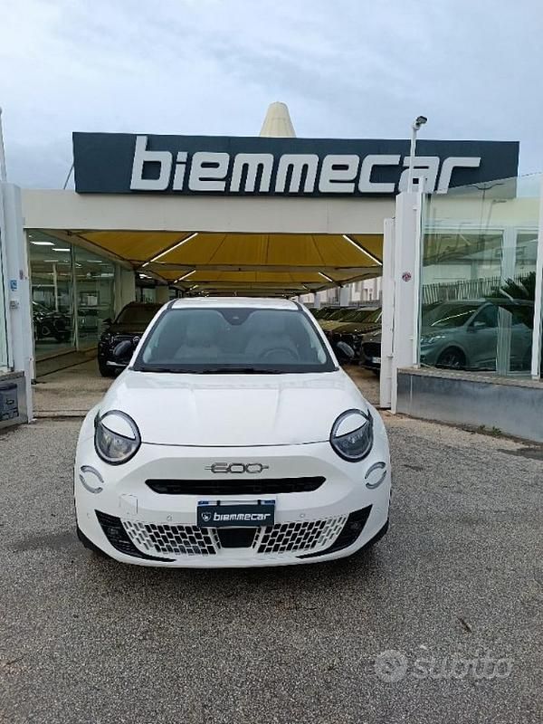 Usata Fiat 600 La Prima 101 CV (74 kW) 2025 Bianco SUV