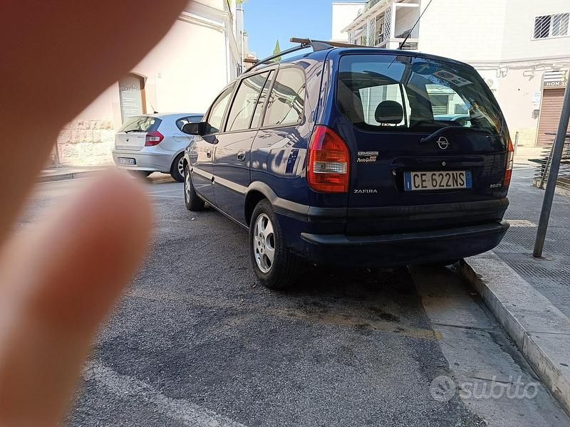 Usata Opel Zafira 101 CV (74 kW) 2003 Blu Monovolume