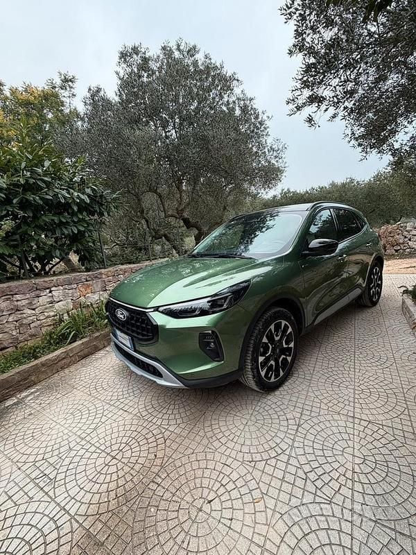 Usata Ford Kuga Active 190 CV (139 kW) 2024 Verde SUV