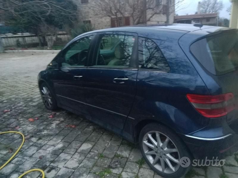 Usata Mercedes B180 2007 Blu Monovolume