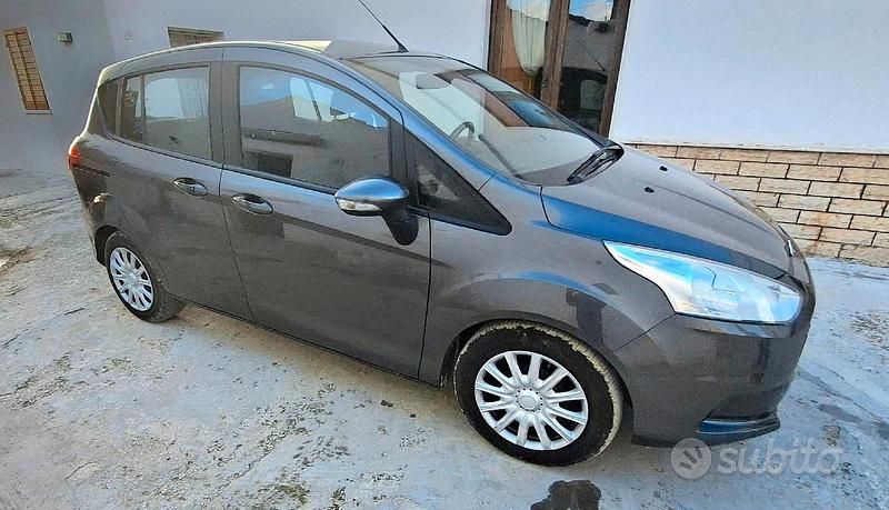Usata Ford B-MAX 75 CV (55 kW) 2015 Grigio Monovolume