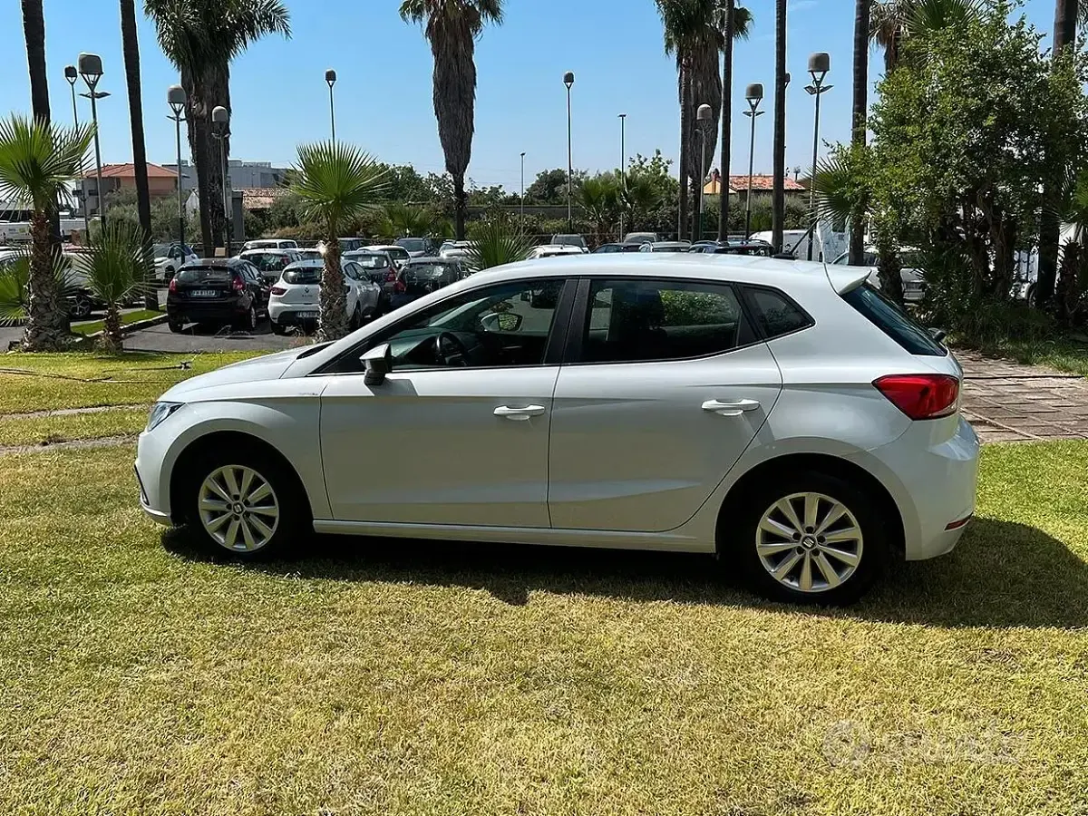 Usata Seat Ibiza Business 80 CV (58 kW) 2021 Grigio Utilitaria