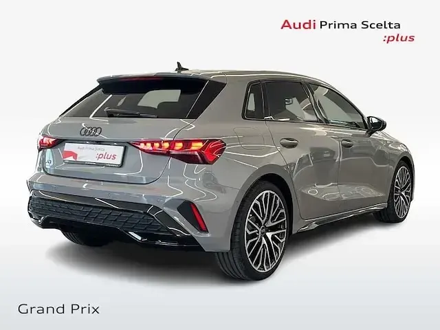 Nuova Audi A3 Sportback e-tron S-Line 150 CV (110 kW) 2026 Colore carrozzeria personalizzato audi exclusive Utilitaria