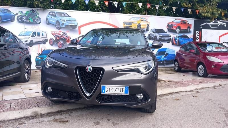 Usata Alfa Romeo Stelvio Executive 180 CV (132 kW) 2018 Grigio SUV