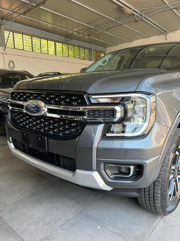 Usata Ford Ranger Limited 205 CV (150 kW) 2024 Grigio Pick-up