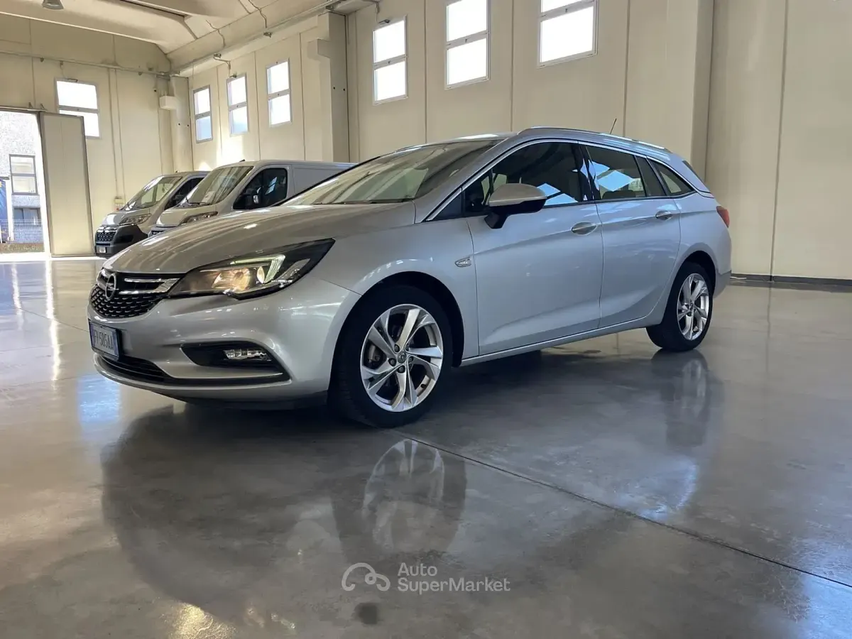 Usata Opel Astra Dynamic 110 CV (80 kW) 2018 Other Station wagon