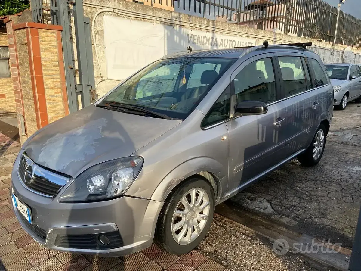 Usata Opel Zafira Club 120 CV (88 kW) 2006 Grigio Monovolume