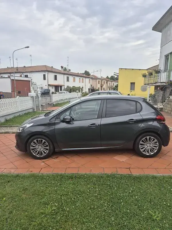 Usata Peugeot 208 75 CV (55 kW) 2016 Grigio Utilitaria