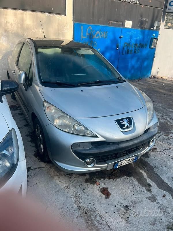 Usata Peugeot 207 88 CV (64 kW) 2008 Grigio Coupé