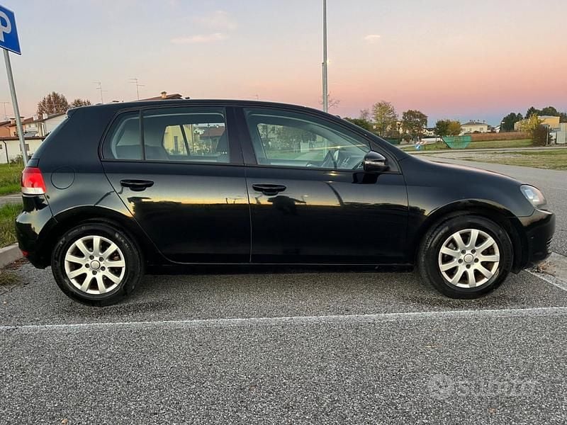 Usata VW Golf VII 104 CV (76 kW) 2012 Nero Berlina