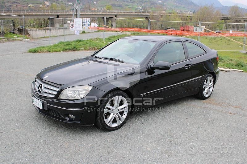Nero Usata 2009 Mercedes CLC220 Chrome Due volumi | 4900 € (Buon prezzo) - Immagine 1/4