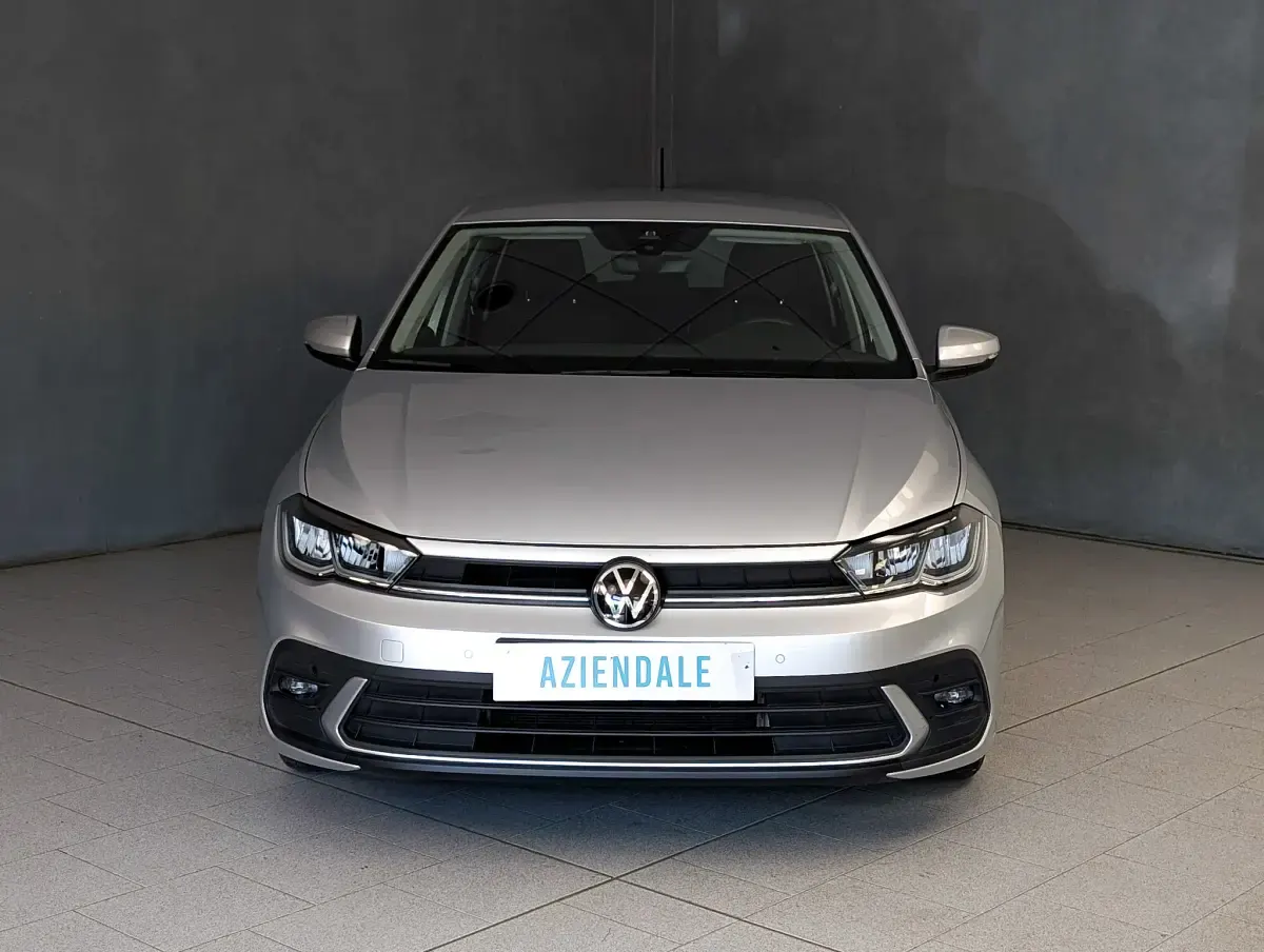 Usata VW Polo Life 80 CV (58 kW) 2023 Argento Utilitaria