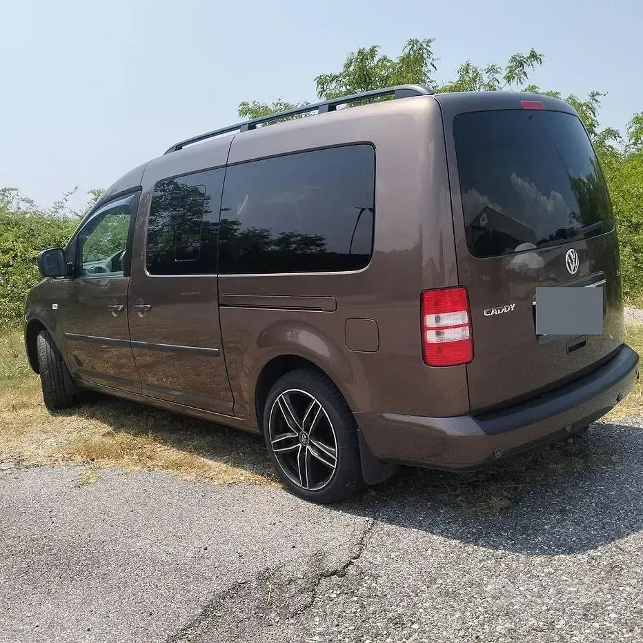 Usata VW Caddy Maxi 102 CV (75 kW) 2010 Marrone Monovolume