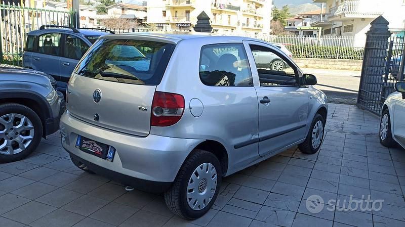 Usata VW Fox 70 CV (51 kW) 2006 Bianco Utilitaria